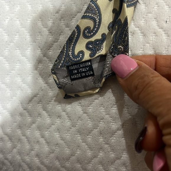 Christian Dior Tie in Excellent condition beautiful print - Picture 6 of 7